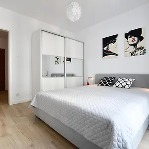 https://apartament-el-rojo-z-garazem.kolobrzeghotels.com